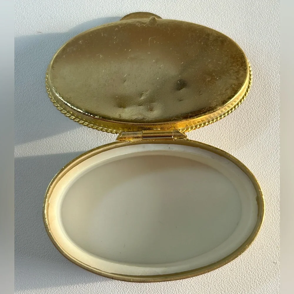 Vintage oval trinket pill box gold tone floral design faux agate gemstone